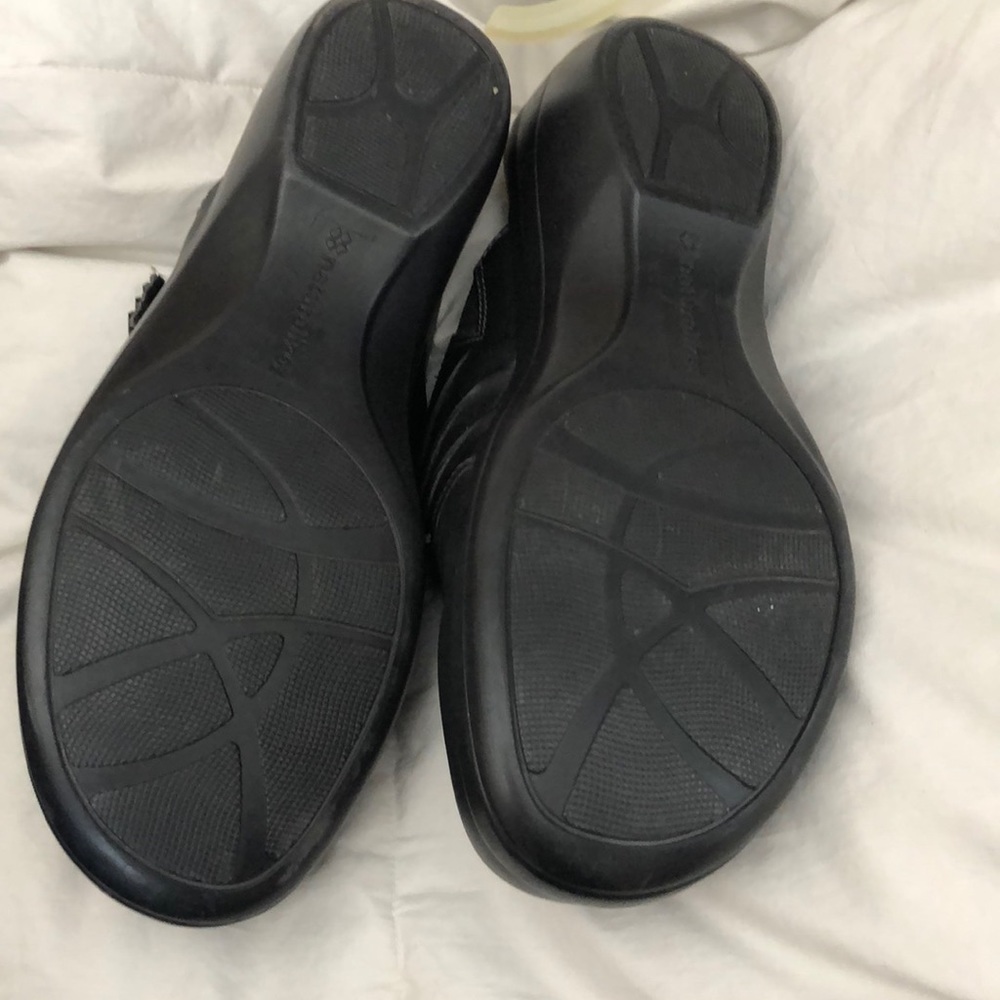 Women’s shoes